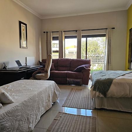 Cora'S Boutique Bed & Breakfast 스바코프문트 외부 사진
