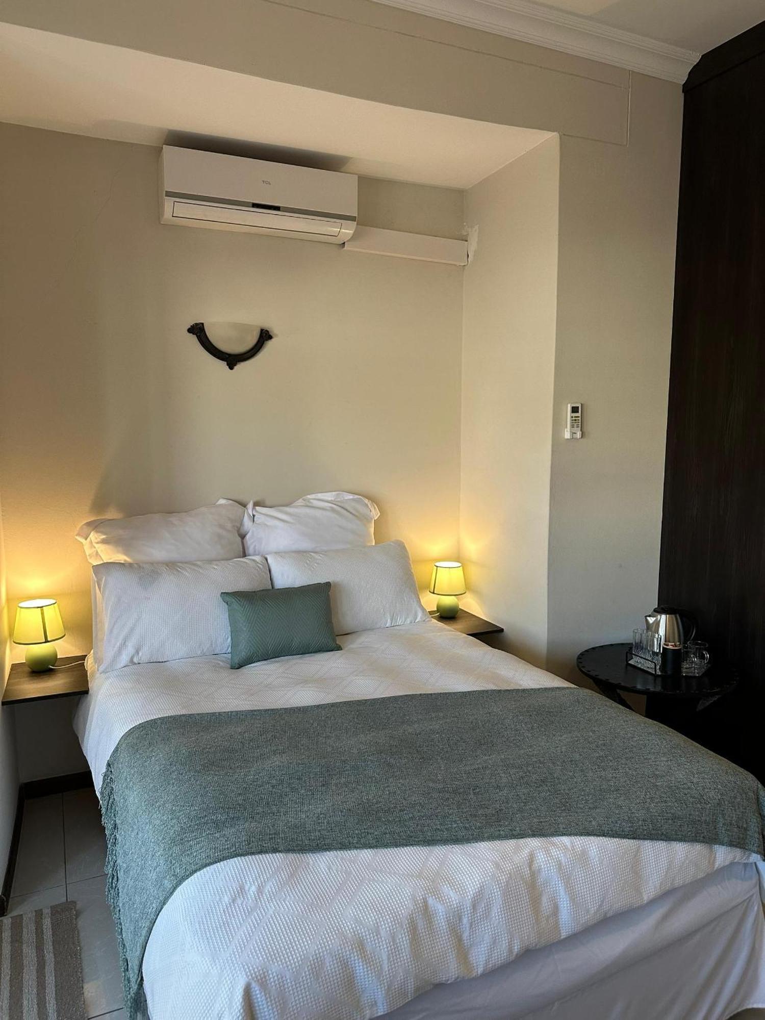 Cora'S Boutique Bed & Breakfast 스바코프문트 객실 사진